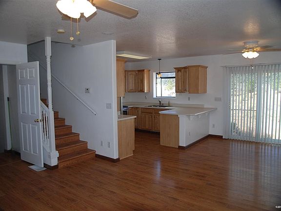 5th image of 558 New Hope Dr