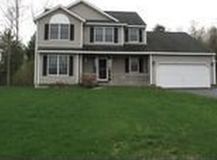 12 Nottingham Dr, Saratoga Springs, NY 12866
