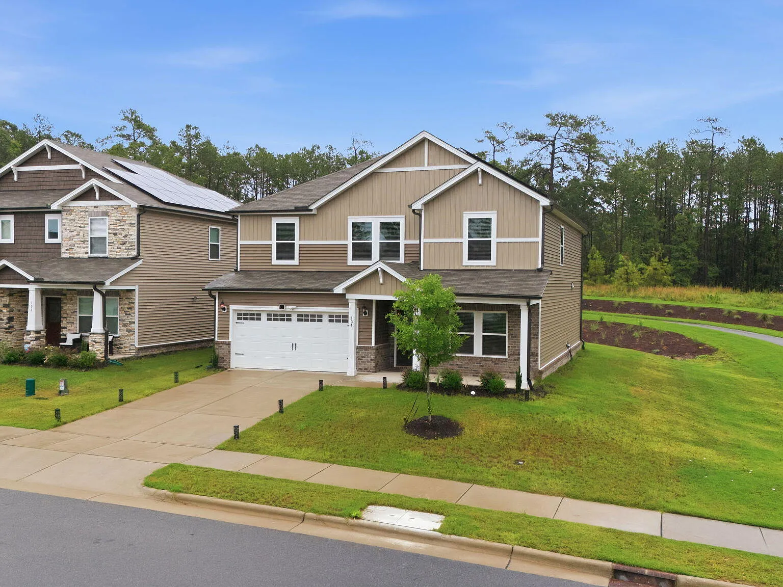 5 bed, 3.0 bath, 2788 sqft, $2,500 — Photo 3