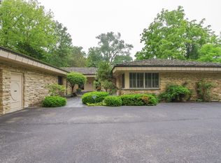 129 Beach Rd, Glencoe, IL 60022