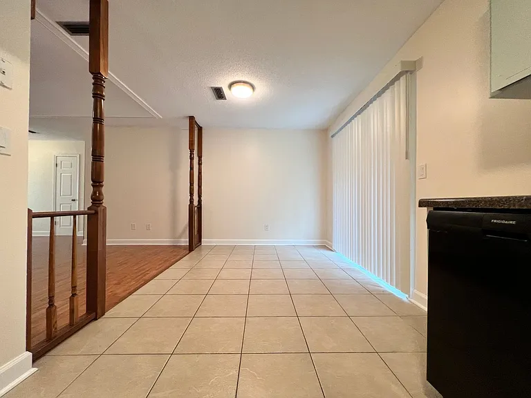 358 Evergreen Pl — Photo 5