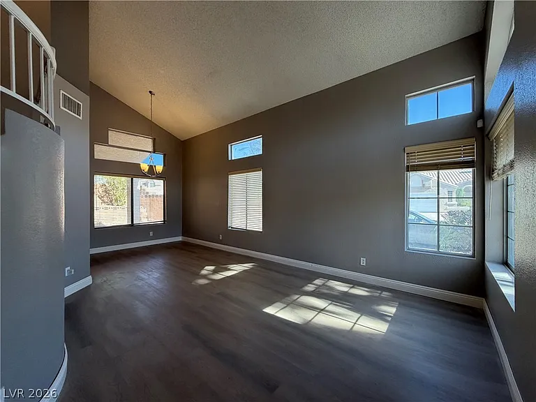 3045 Marsh Ct — Photo 5