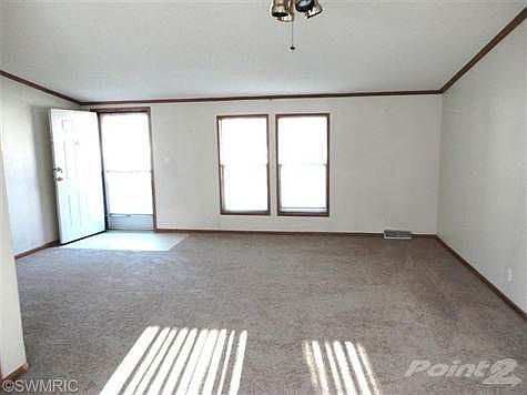 3rd image of 68920 8th St