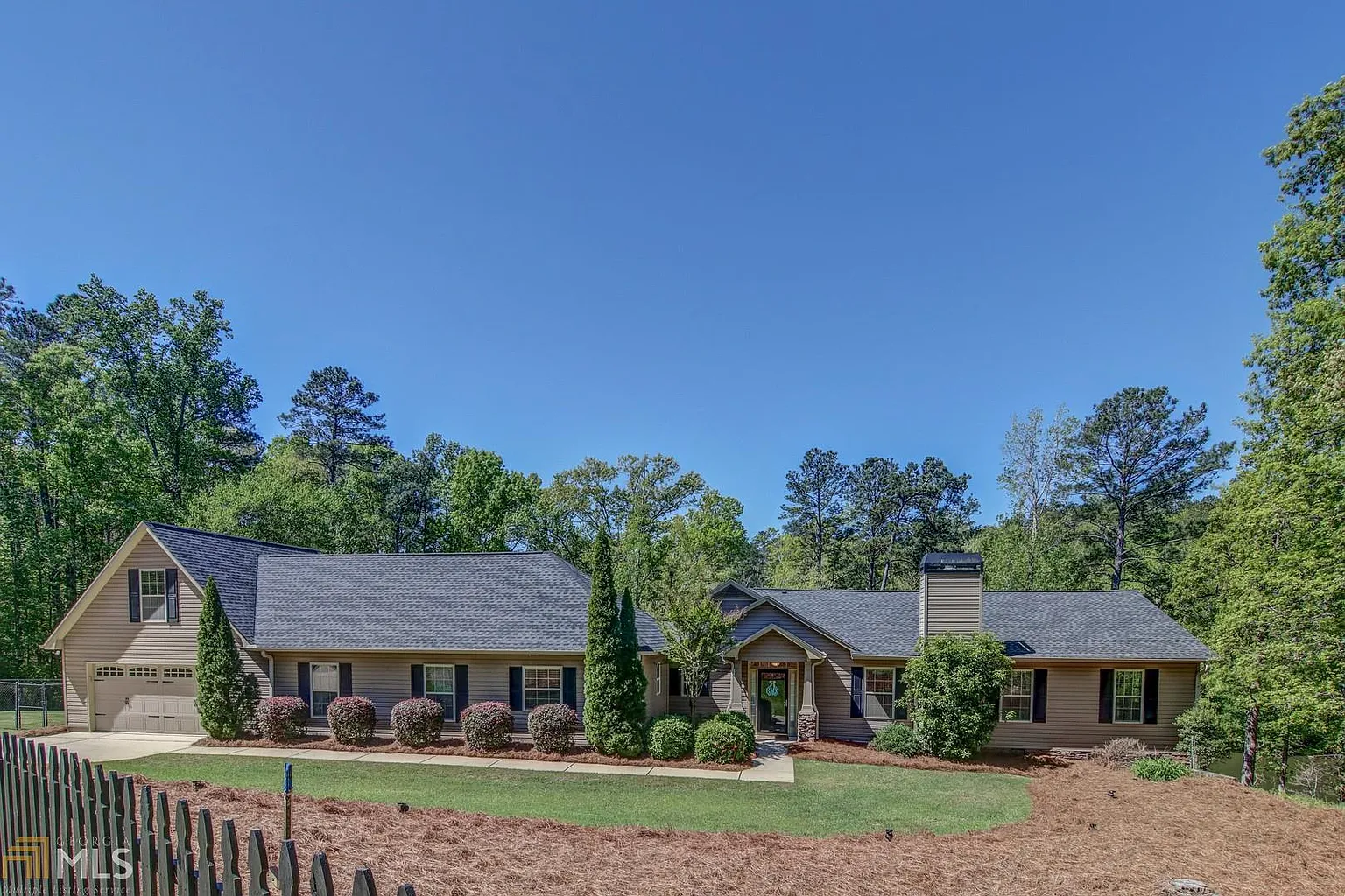 141 Thomas Dr photo 1