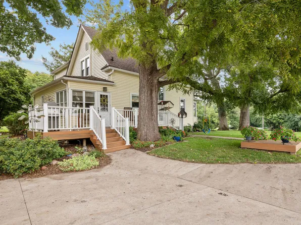 715 12th St, Port Byron, IL 61275