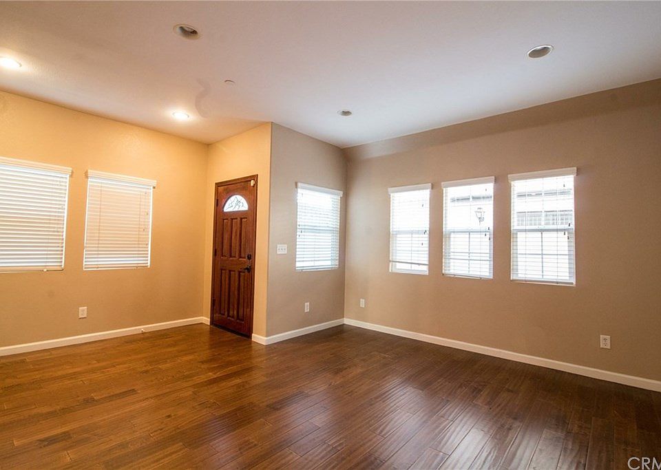 1st image of 11542 216th St Unit 2