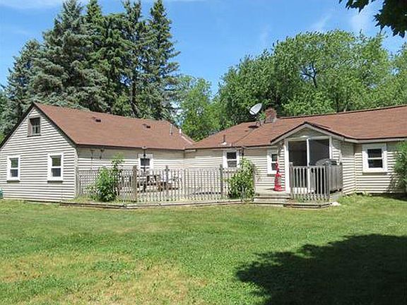 3rd image of 6367 Barker Dr