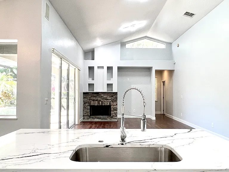 885 Oak Landings Ct — Photo 14