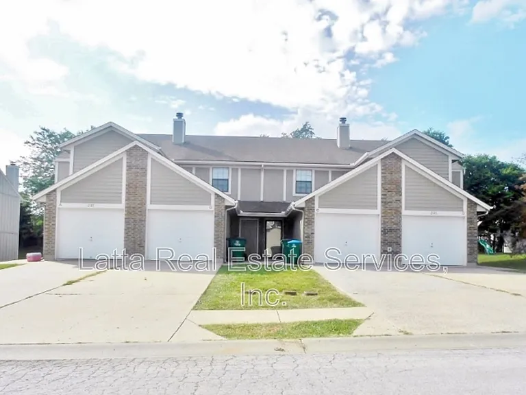 2115 Highridge Dr #B — Photo 1