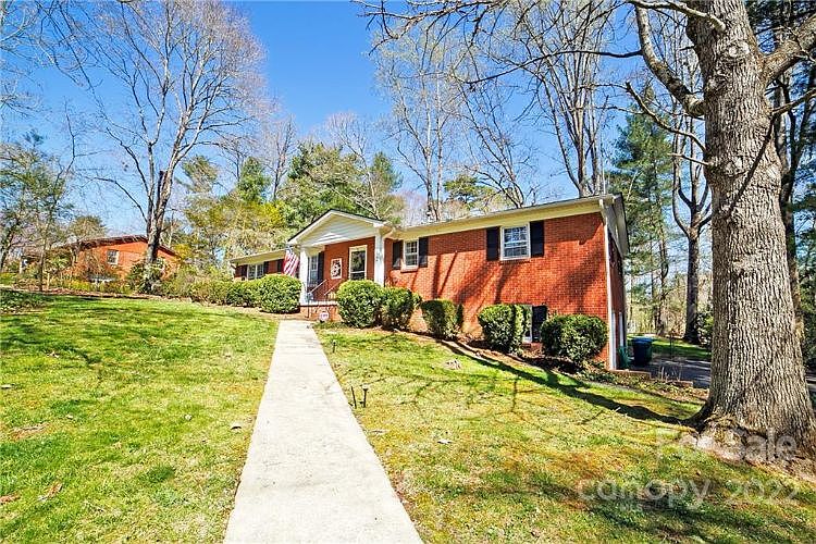 1st image of 1967 Glenheath Dr