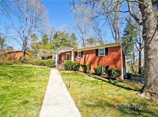1967 Glenheath Dr, Hendersonville, NC 28791