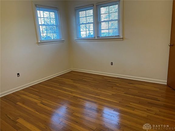 4th image of 123 Larry Ave