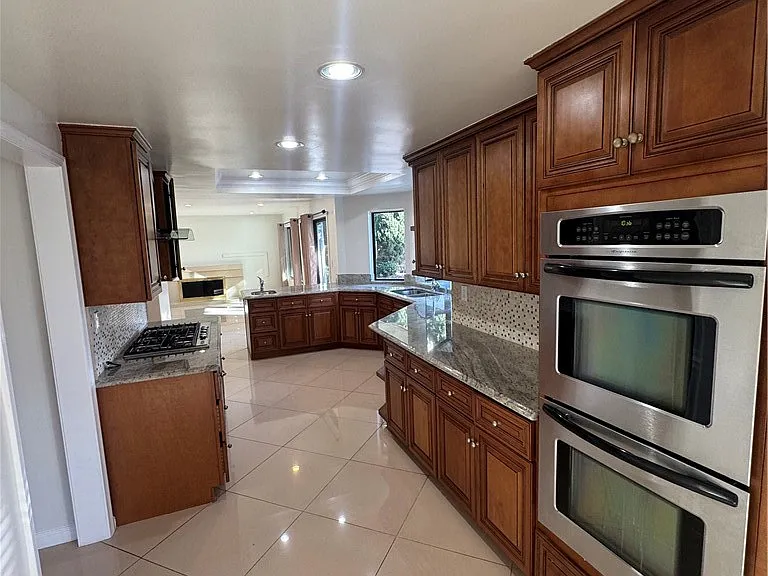 11445 Etiwanda Ave — Photo 11