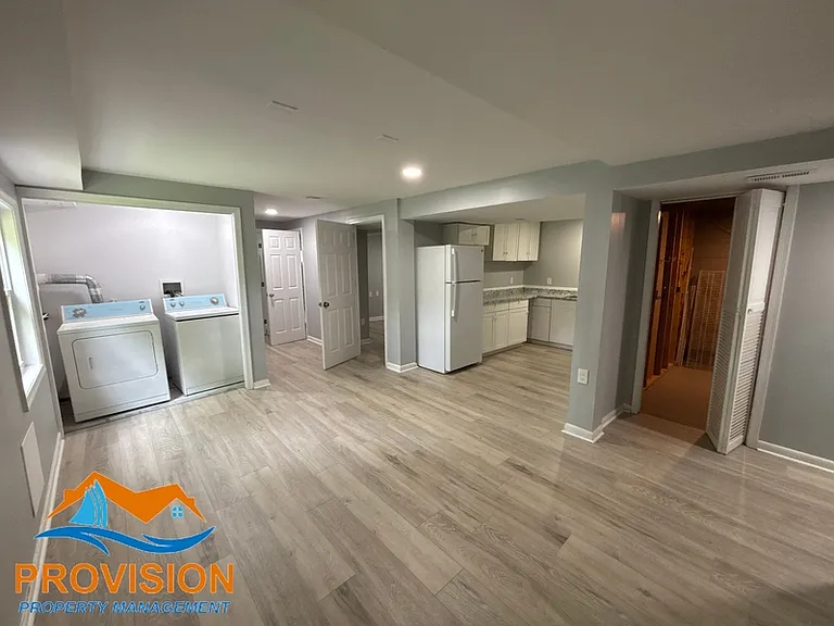 20 Washington Dr — Photo 17