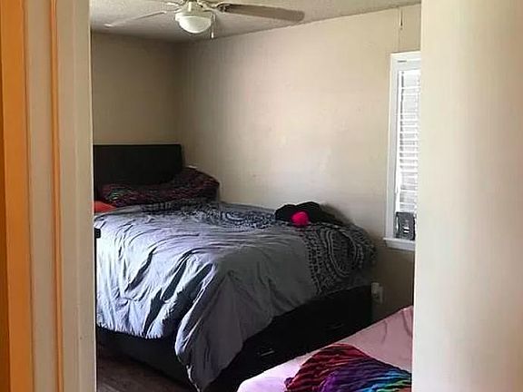 4th image of 1001 Holleman Dr
