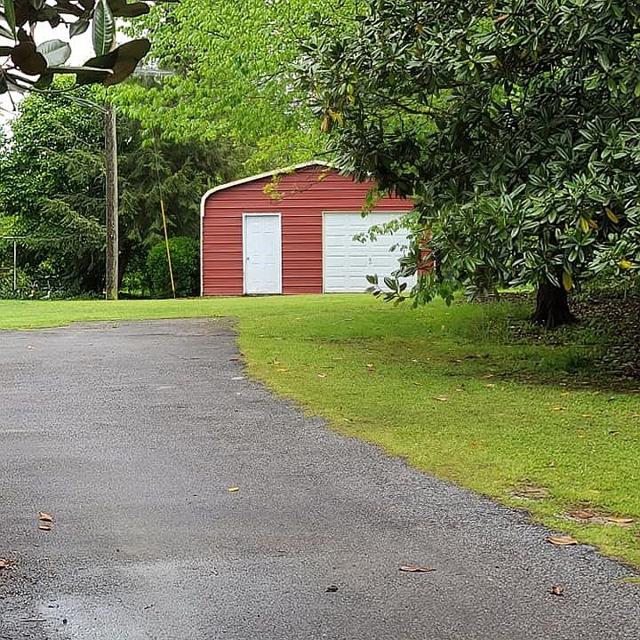 2nd image of 102 Old Goldmine Rd