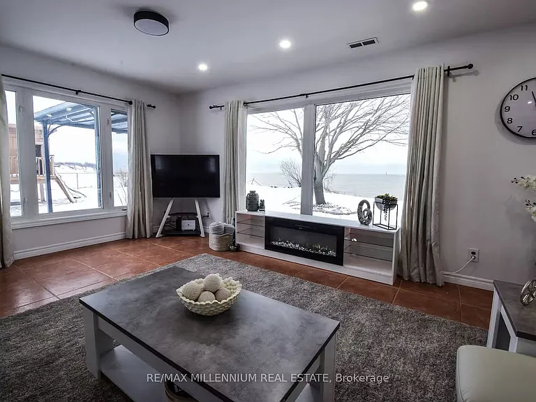 57 Lakeridge Blvd — Photo 5