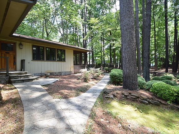 5th image of 134 Bayway Circle Aka 3955 N. Berkeley Lk