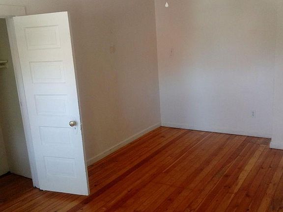 3rd image of 521 W Knox Ave #2