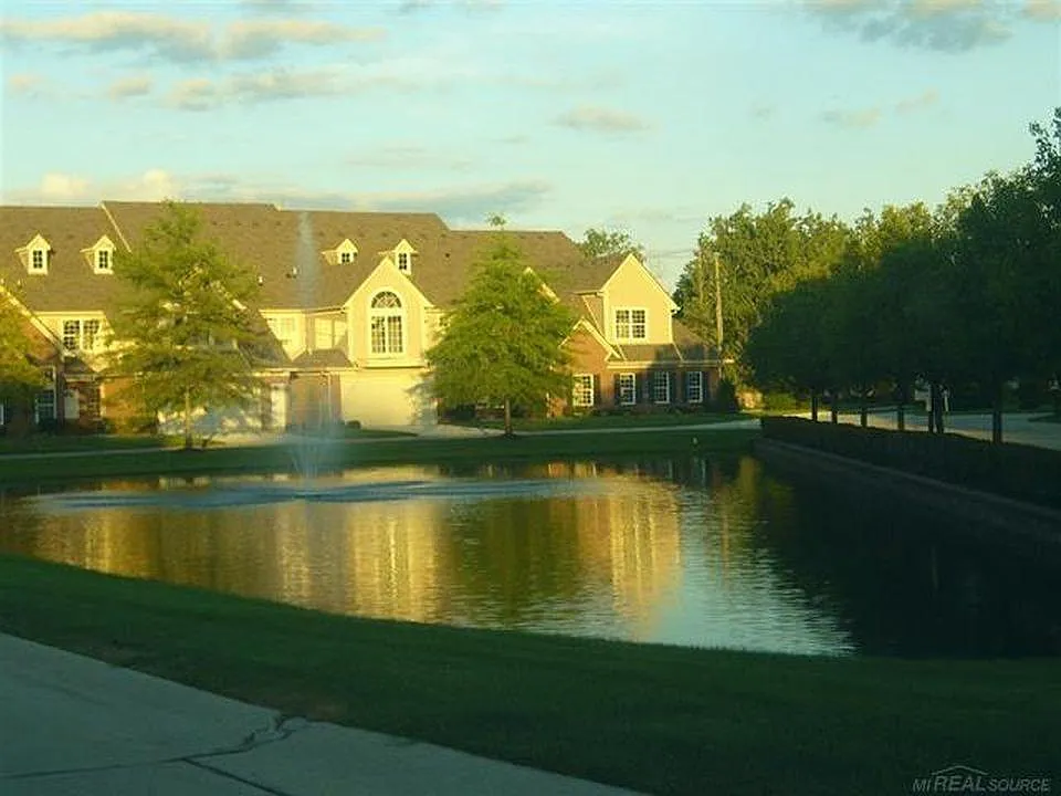 55439 Ambassador Court — Photo 3