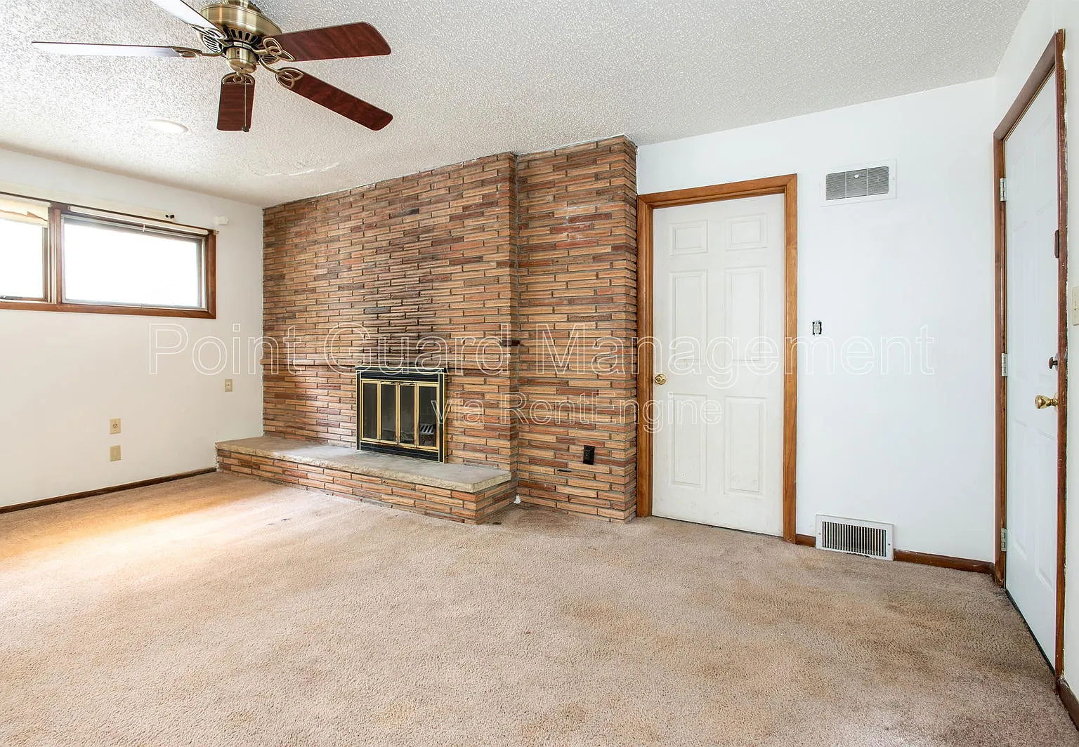 3 bed, 1.5 bath, 1572 sqft, $1,350 — Photo 2