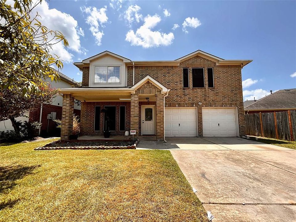 1st image of 16039 Crested Green Dr