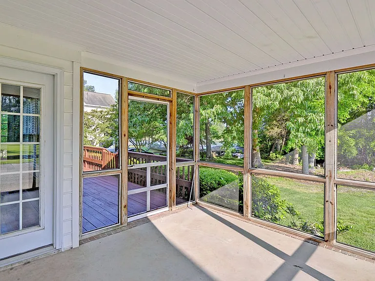 44 Dryden Dr — Photo 11
