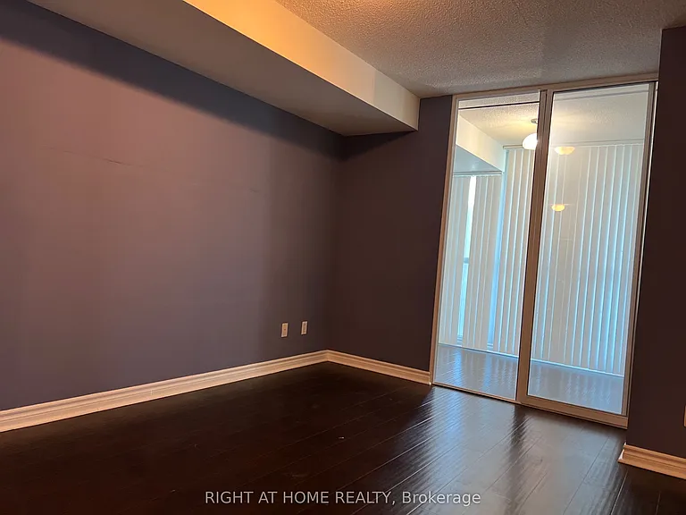 18 Spring Garden Ave #2501 — Photo 7