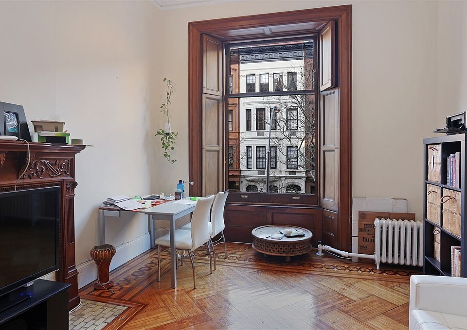 2nd image of 46 W 70th St APT 4
