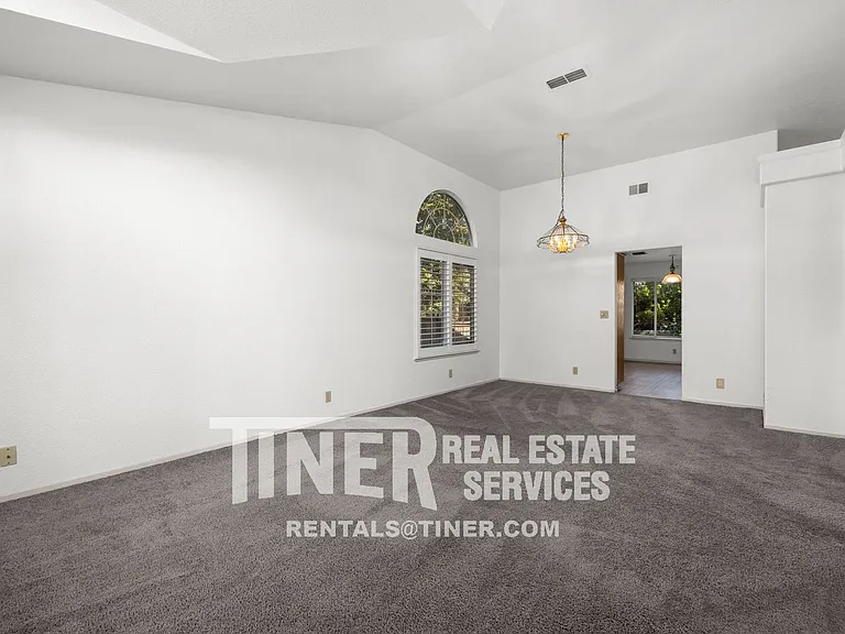 180 Briggs Ranch Dr — Photo 6