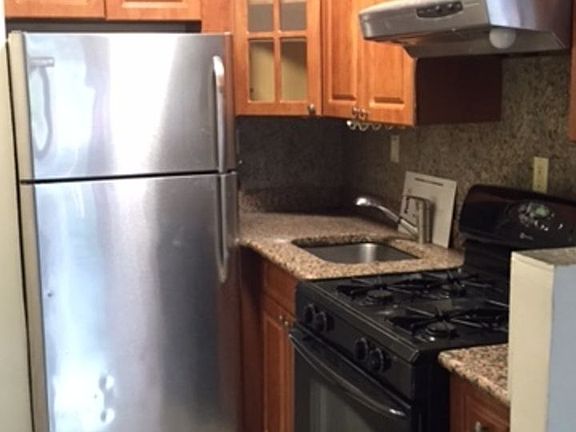 2nd image of 245 Tompkins Ave #3