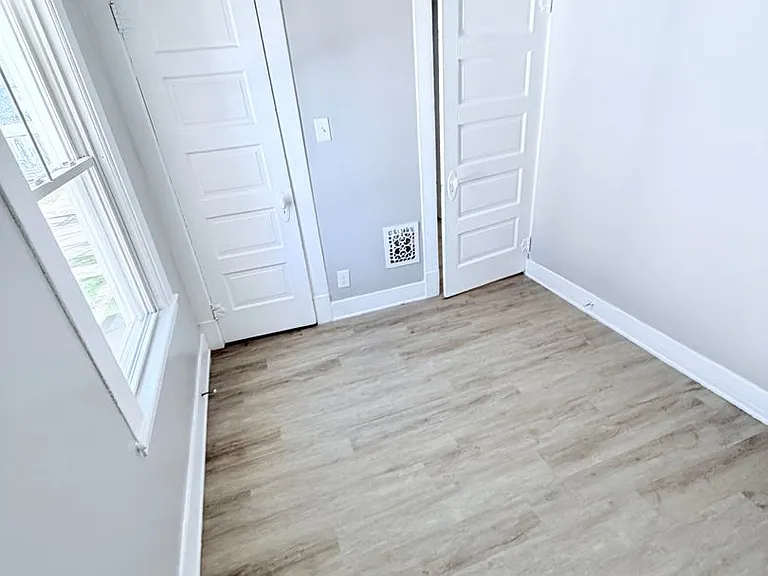 3914 W 21st St — Photo 16