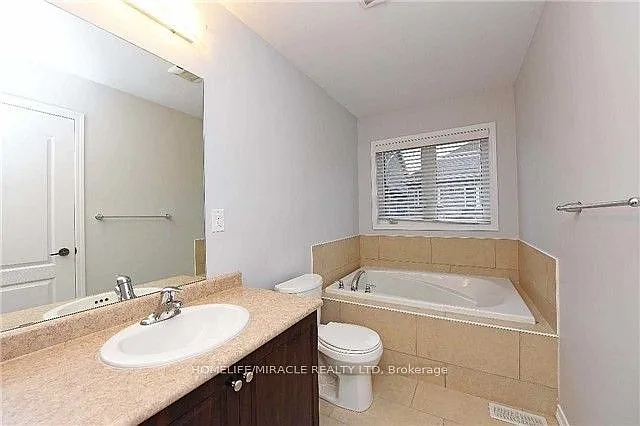 53 Baffin Cres — Photo 15