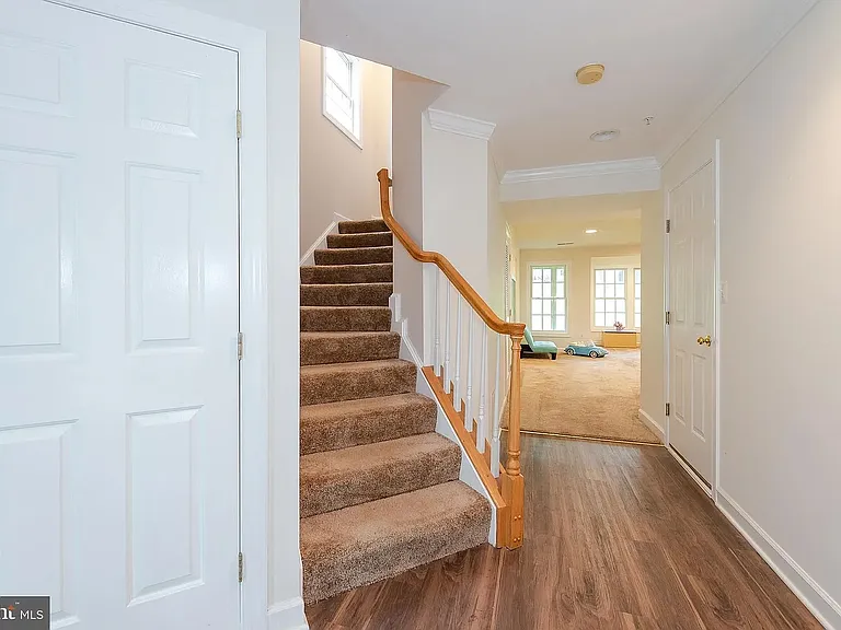 10655 Hillingdon Rd — Photo 2