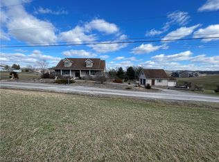 87 Amos Acre, Elizabeth, WV 26143