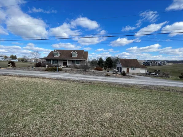 87 Amos Acres, Elizabeth, WV 26143
