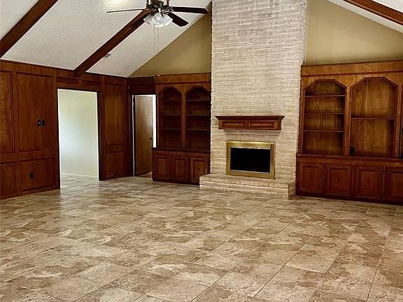 5th image of 1700 Magnolia Ln