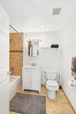 Rented by Corcoran | media 6