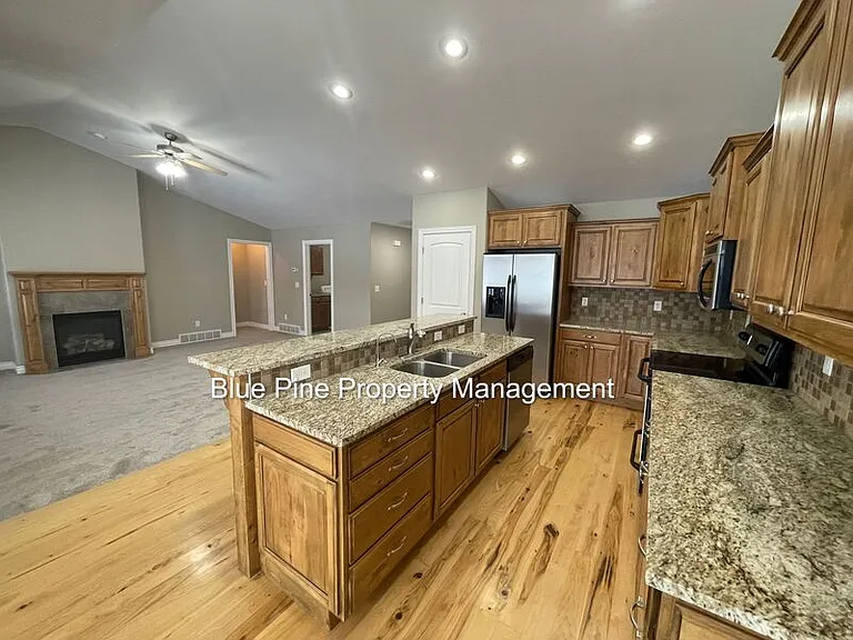 3601 Delaware Ave — Photo 6