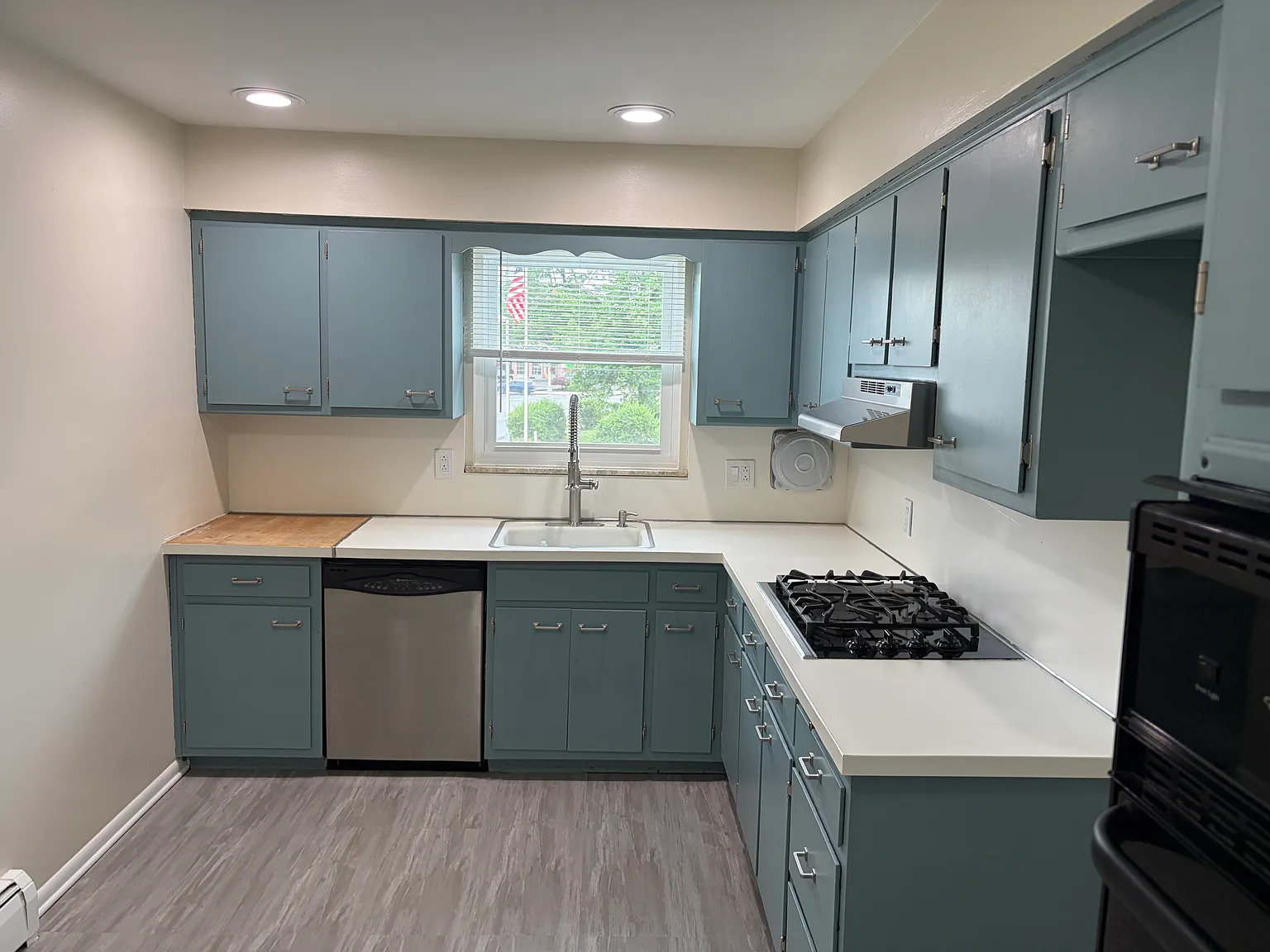 2518 Spruce St — Photo 3