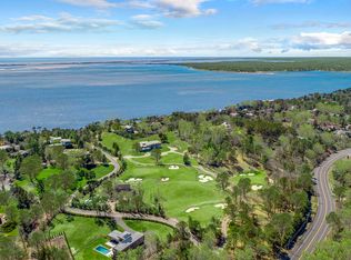520 Montauk Hwy, Southampton, NY 11968