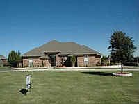 2nd image of 104 Applewood Ln