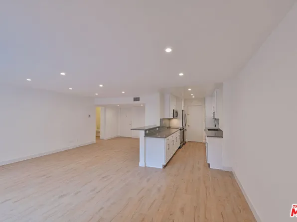 136 S Palm Dr APT 203, Beverly Hills, CA 90212