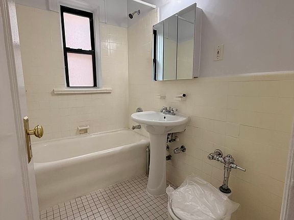 4th image of 9323 218th St APT B1