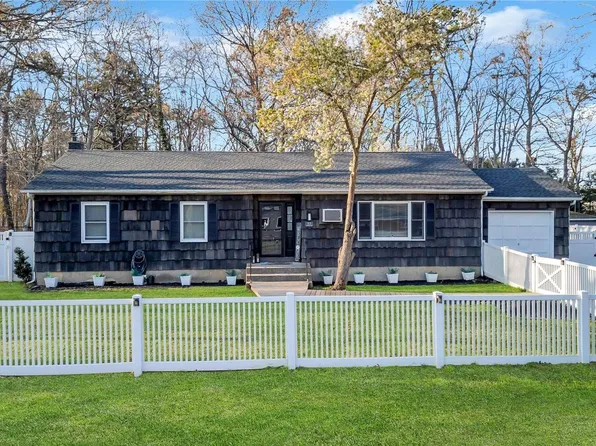 55 Lincoln Avenue, Mastic Beach, NY 11951