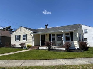 2 E Gilmar Cir, Margate, NJ 08402