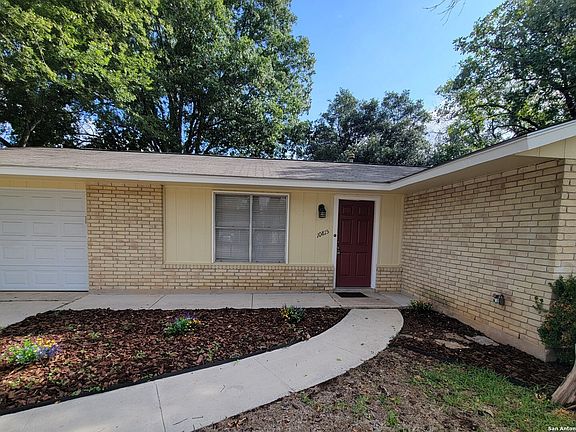 2nd image of 10815 Lazy Oaks Dr