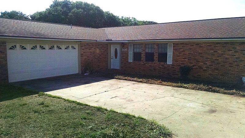 1st image of 806 E 27th Ave