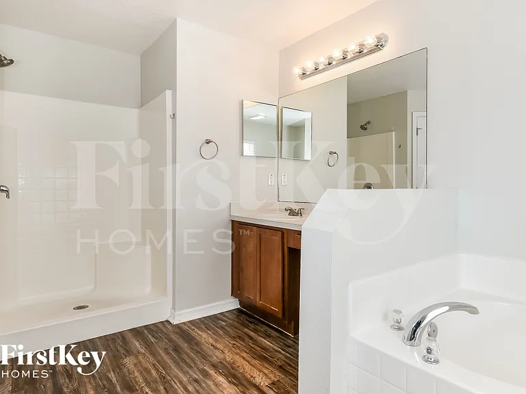 557 Reddicks Cir — Photo 11