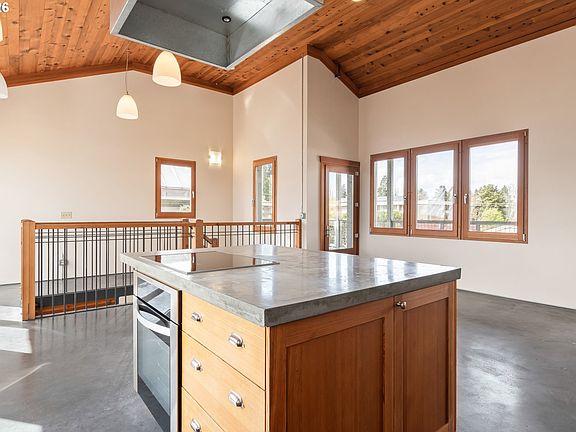 2nd image of 321 Mill St APT 3